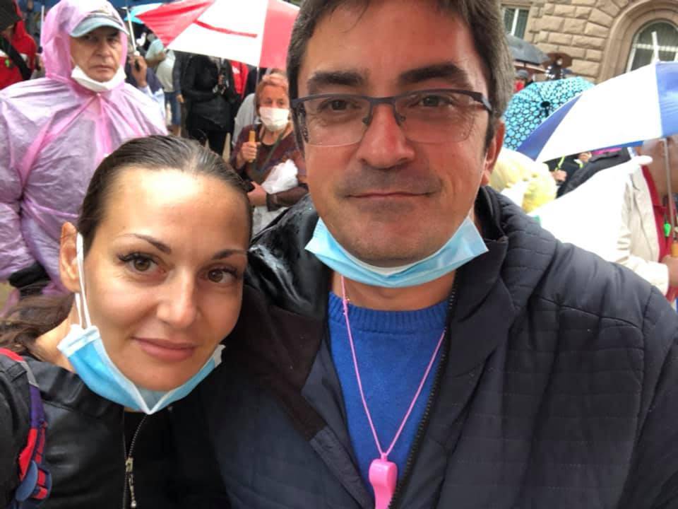 Ася Манджукова-Стоянова и съпругът й са вземали дейно участие в координираните и подкрепяни от Васил Божков миналогодишни протести